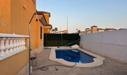 Sale - Villa - Guardamar del Segura