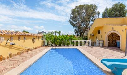 Sale - Villa - Jacarilla