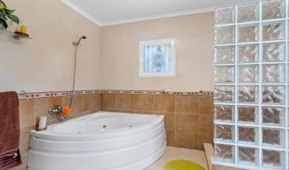 Sale - Villa - Jacarilla