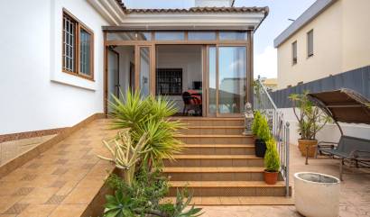 Sale - Villa - Los Montesinos - La Herrada