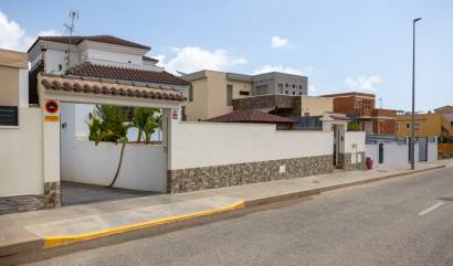 Sale - Villa - Los Montesinos - La Herrada