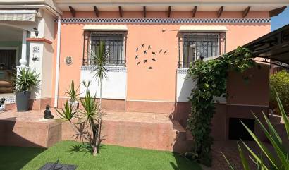 Sale - Villa - Los Montesinos - La Herrada