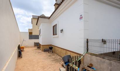 Sale - Villa - Los Montesinos