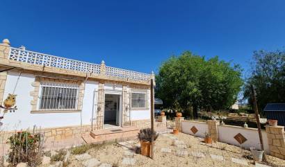 Sale - Villa - Monovar