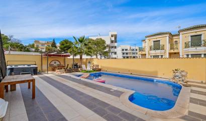 Sale - Villa - Orihuela Costa - Castillo de Don Juan