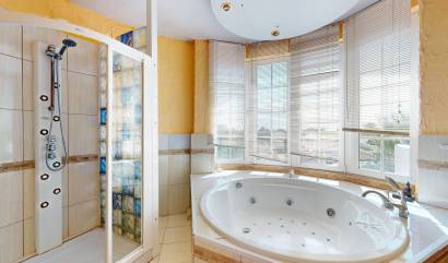 Sale - Villa - Orihuela Costa - La Zenia