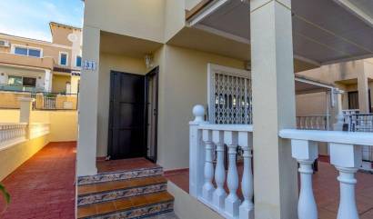 Sale - Villa - Orihuela Costa - Villamartín