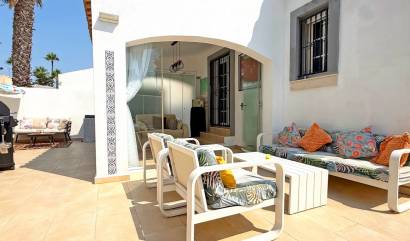 Sale - Villa - Orihuela Costa - Villamartín