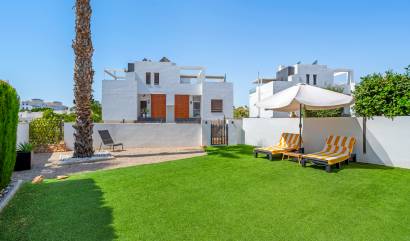 Sale - Villa - Orihuela Costa - Villamartín
