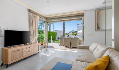 Sale - Villa - Orihuela Costa - Villamartín