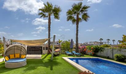 Sale - Villa - Orihuela - Vistabella Golf