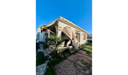 Sale - Villa - Torrevieja - Aguas Nuevas