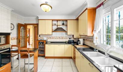 Sale - Villa - Torrevieja - La Mata