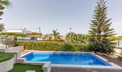Sale - Villa - Torrevieja - Los Balcones