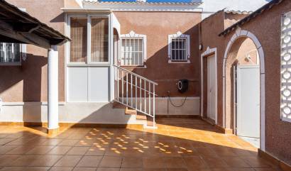 Sale - Villa - Torrevieja - Urbanización San Luis