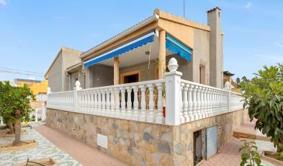 Sale - Villa - Torrevieja