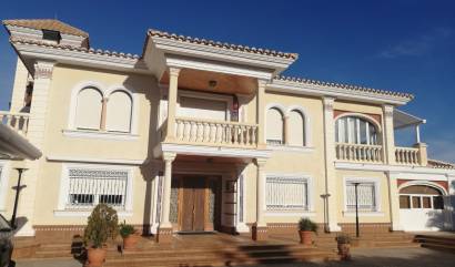 Sale - Villa - Yecla