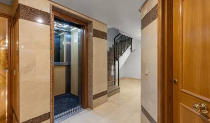 Venta - Apartment - Torrevieja - Paseo maritimo