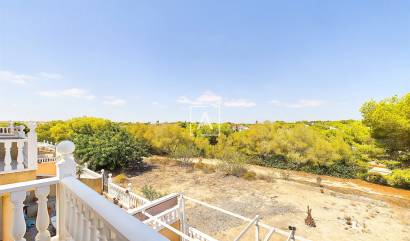 Venta - Semi Detached - Pinar de Campoverde