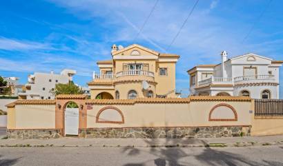 Venta - Villa - Orihuela Costa - Castillo de Don Juan