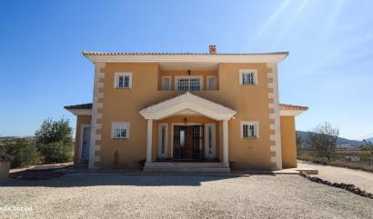 Venta - Villa - Pinoso