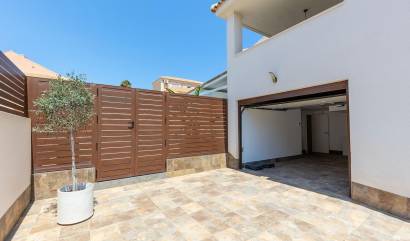 Venta - Villa - Torrevieja - Aguas Nuevas