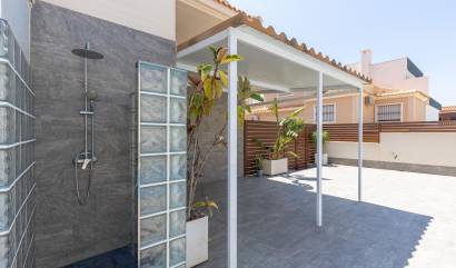 Venta - Villa - Torrevieja - Aguas Nuevas