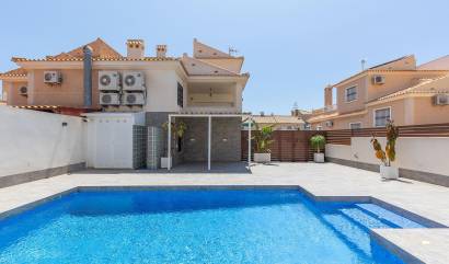 Venta - Villa - Torrevieja - Aguas Nuevas