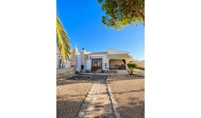 Venta - Villa - Torrevieja - Aguas Nuevas