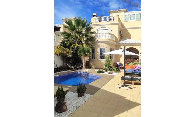 Villa - Bestaande woningen - Orihuela Costa - Orihuela Costa