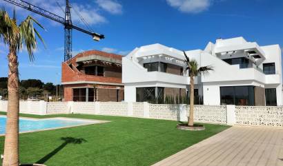 Villa - Nueva construcción  - Pilar de la Horadada - APRD-86066