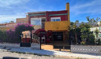 Villa - Revente - Punta Prima - INM-12908