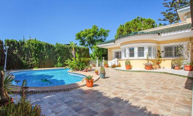 Villa - Sale - Torrevieja - Torreta Florida