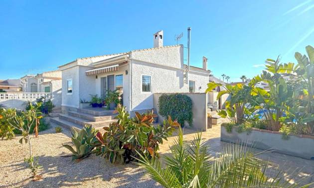 Villa - Venta - Torrevieja - La Siesta - El Salado -  Torreta