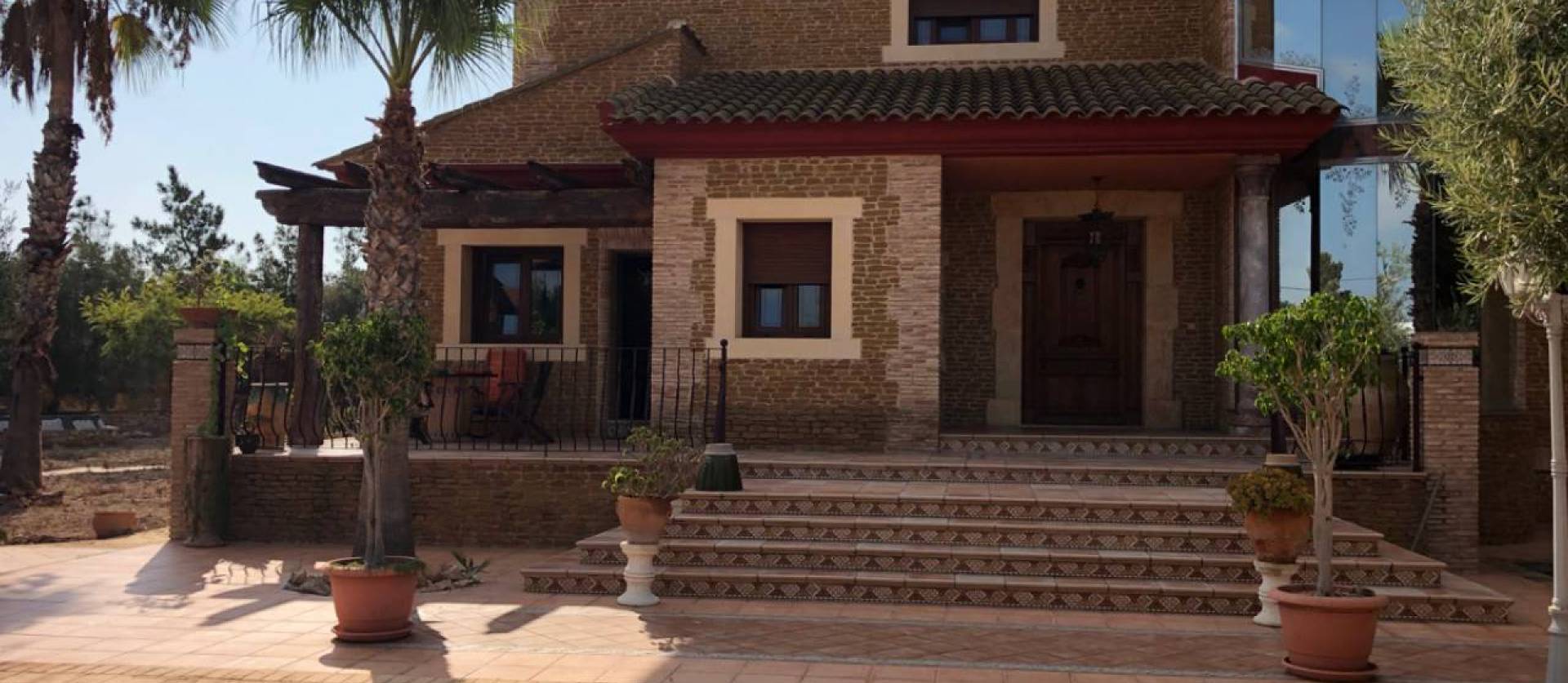 Sale - Finca / Country Property - Los Montesinos