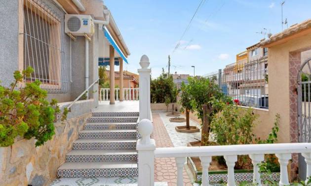 Venta - Single family house - Torrevieja - Nueva Torrevieja