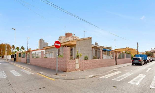 Sale - Single family house - Torrevieja - Nueva Torrevieja