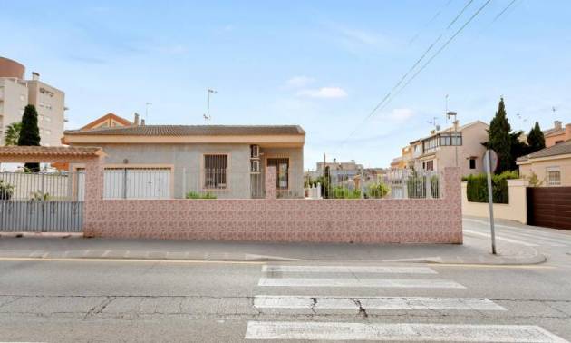 Revente - Single family house - Torrevieja - Nueva Torrevieja