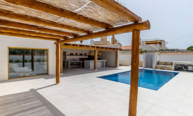 Bestaande woningen - Vrijstaande villa - Torrevieja - Torreta Florida