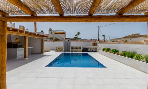 Bestaande woningen - Vrijstaande villa - Torrevieja - Torreta Florida