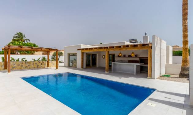 Bestaande woningen - Vrijstaande villa - Torrevieja - Torreta Florida