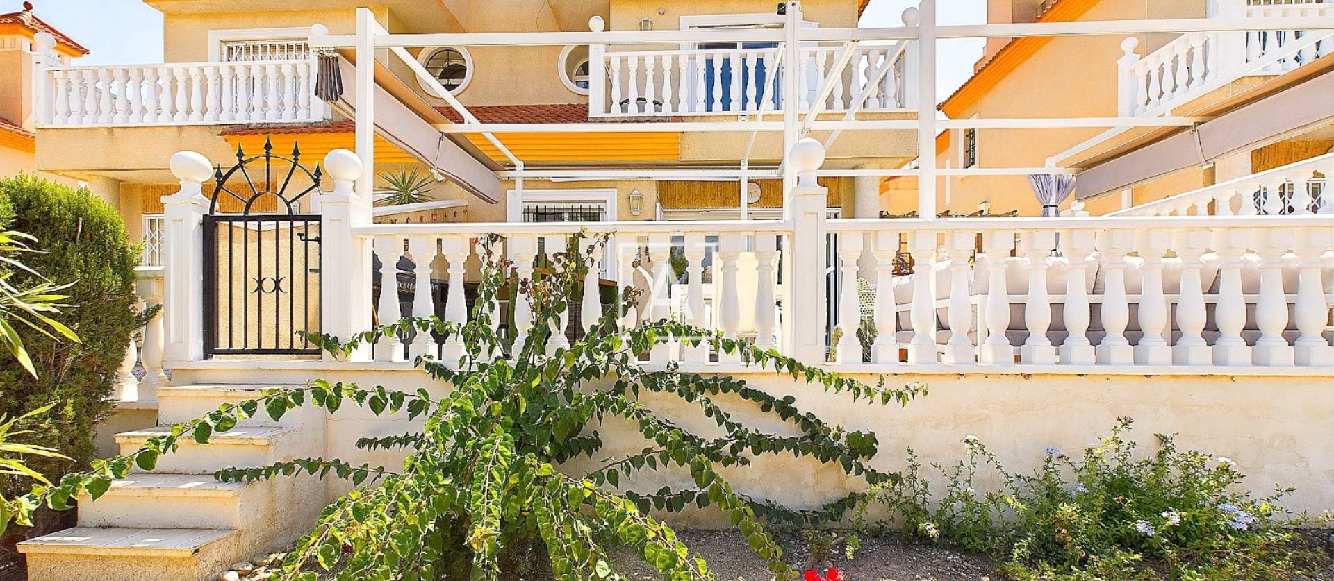 Venta - Semi Detached - Pinar de Campoverde