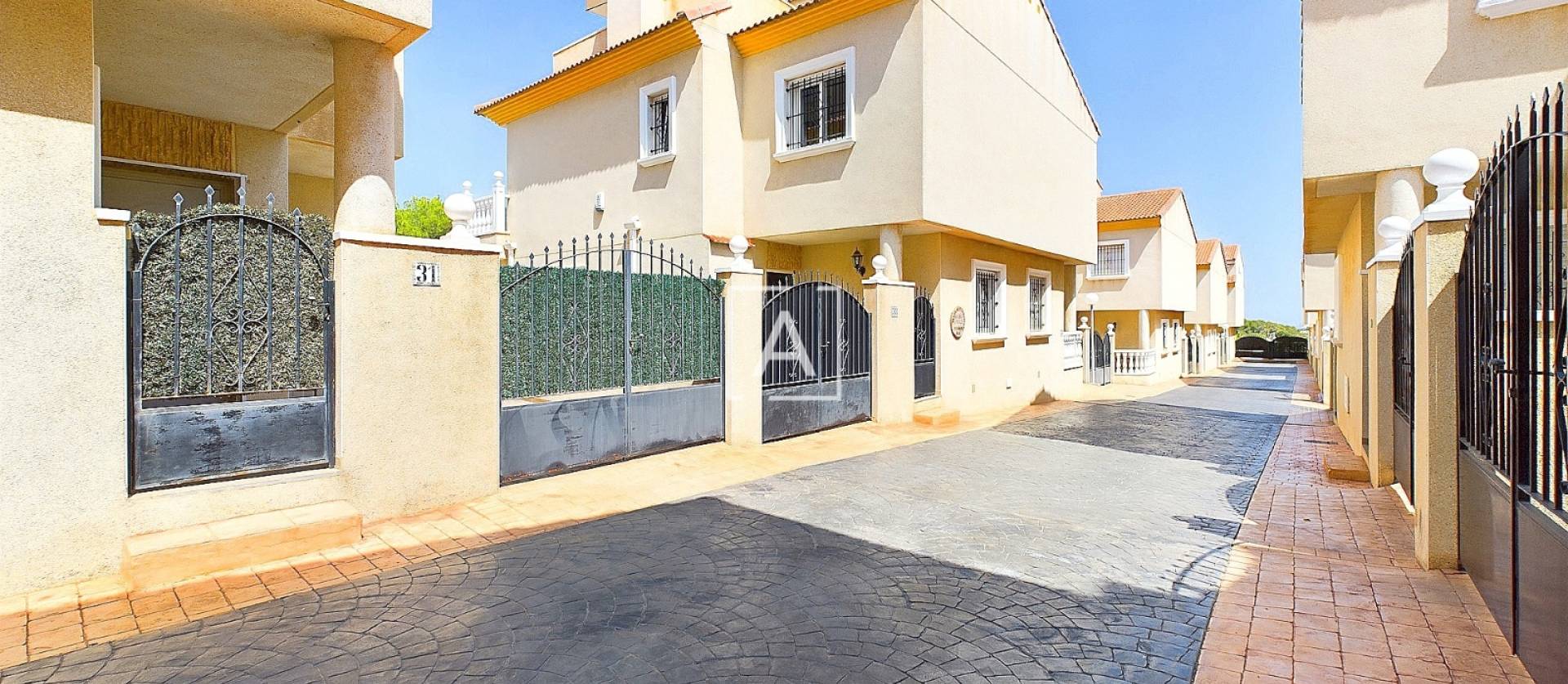 Venta - Semi Detached - Pinar de Campoverde