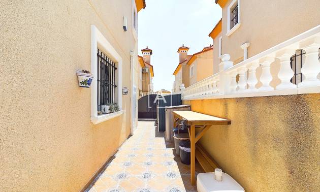 Venta - Semi Detached - Pinar de Campoverde