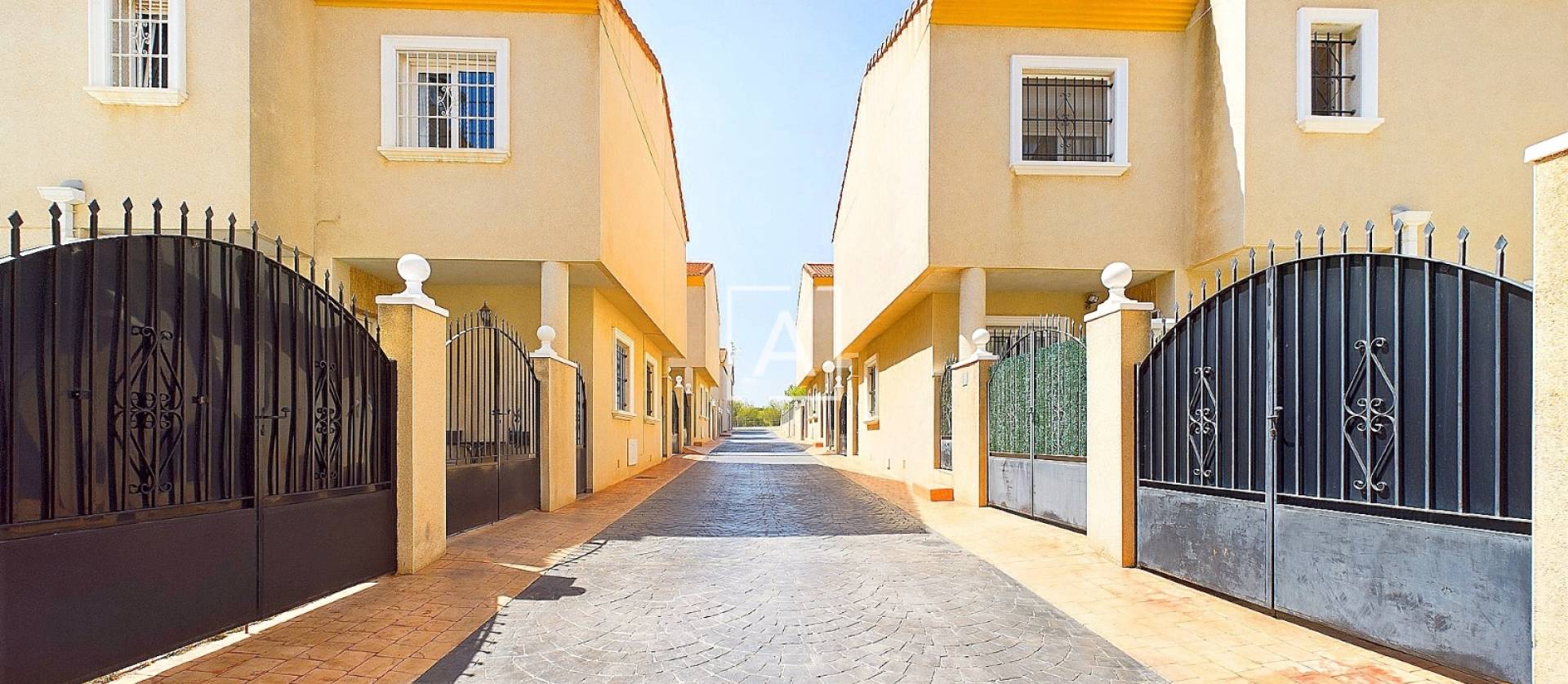 Venta - Semi Detached - Pinar de Campoverde