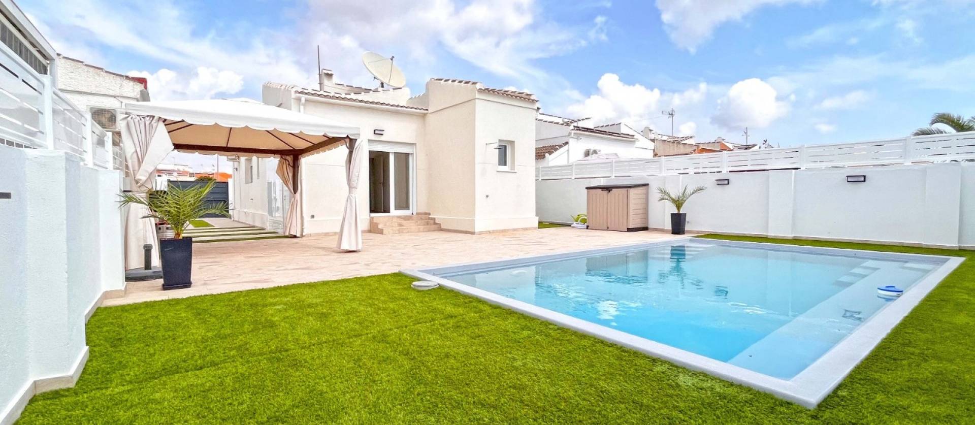 Sale - Villa - Torrevieja - San Luis