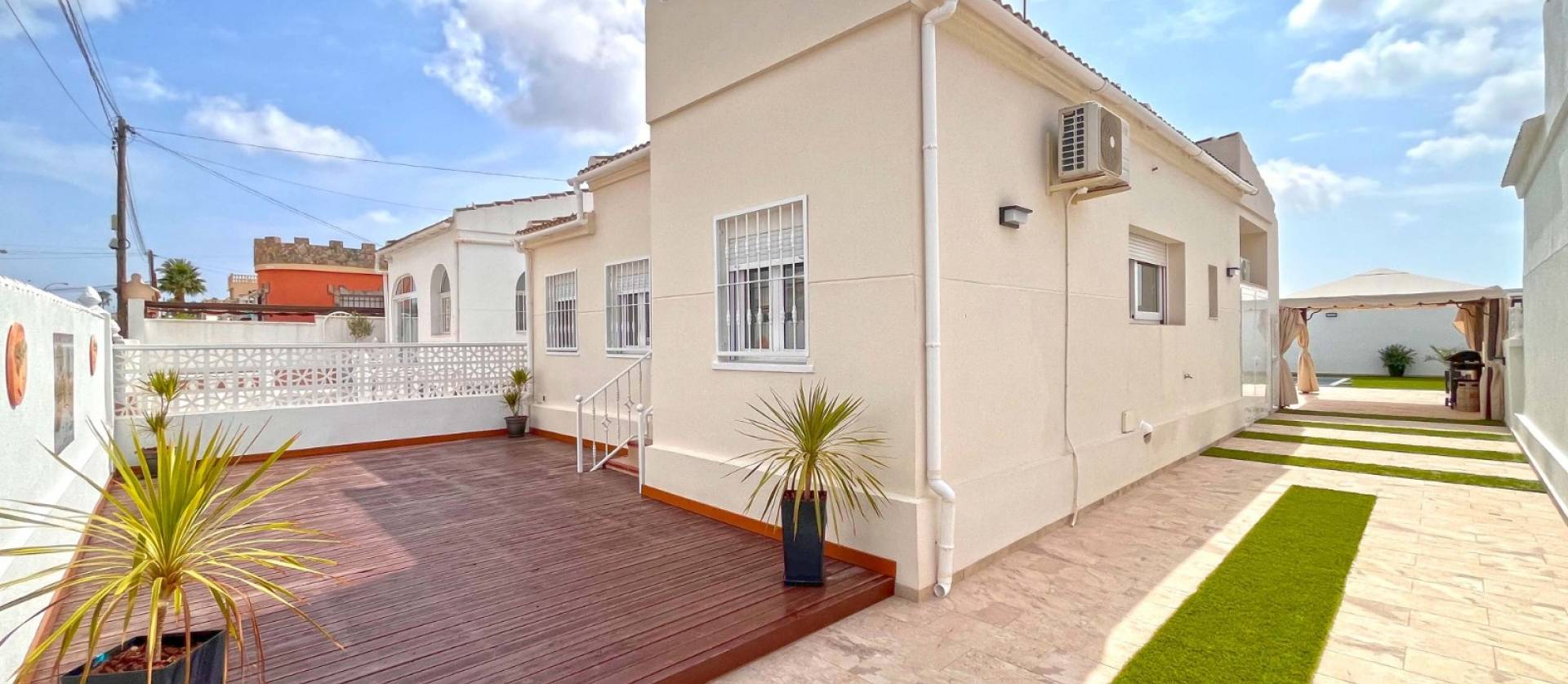 Sale - Villa - Torrevieja - San Luis