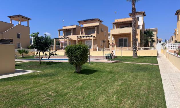 Sale - Villa - Orihuela - Villamartín