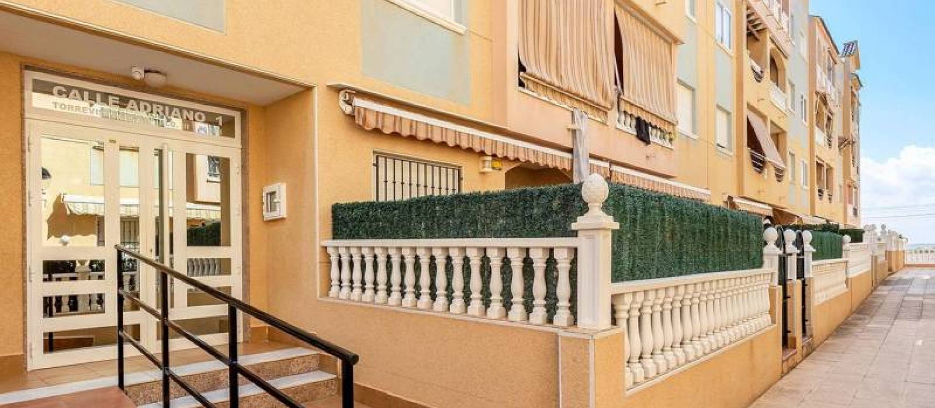 Sale - Apartment - Torrevieja - La Mata