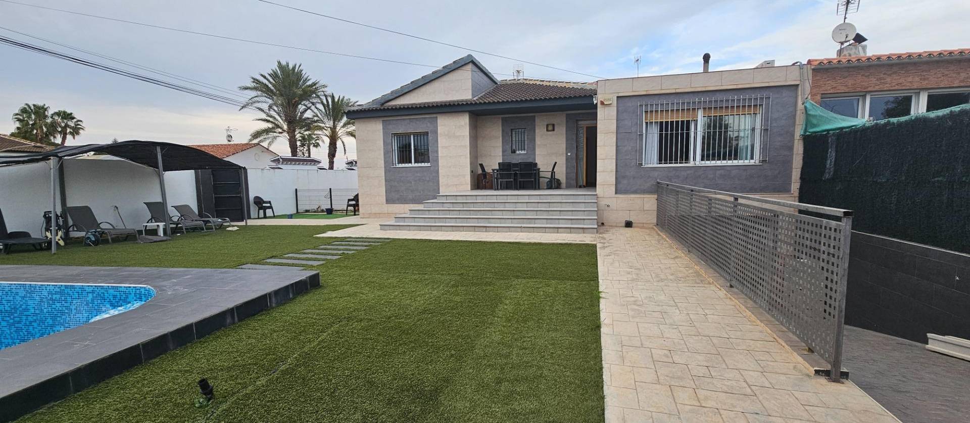 Sale - Villa - Torrevieja